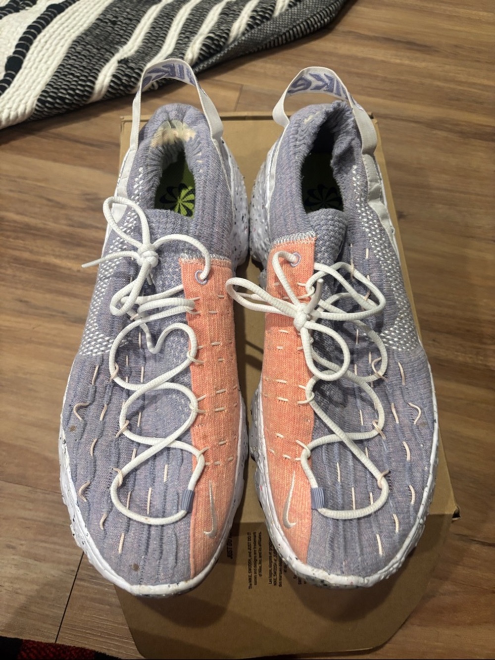 Nike Mens Two-Tone Lavender and Peach Knit Running Shoes
